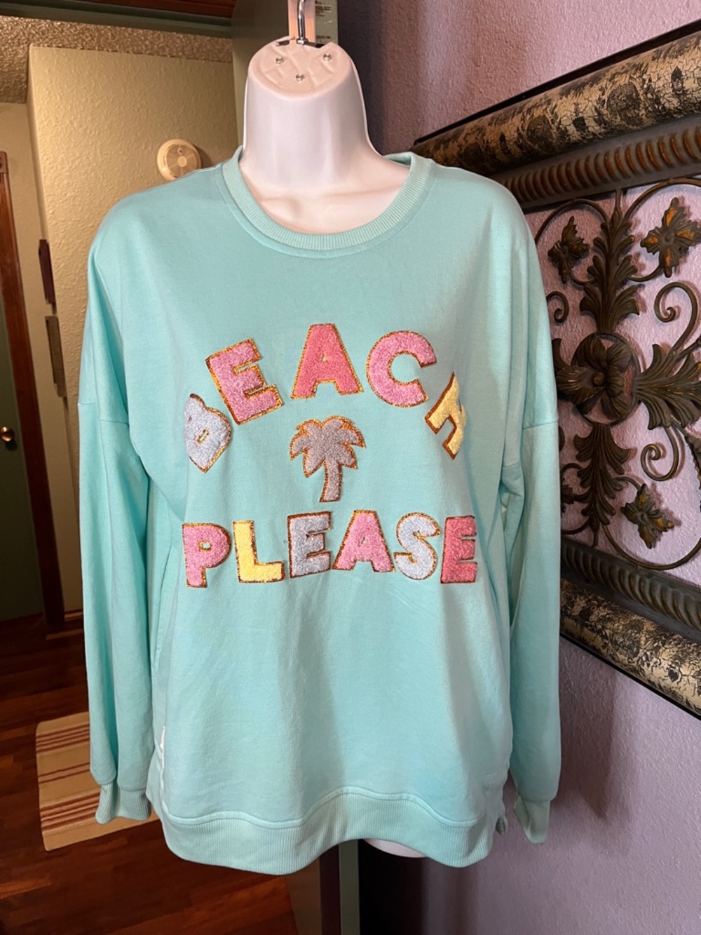 EUC Simply Southern Mint Sweatshirt with Sparkly'Beach Please' Applique  Sz S💙